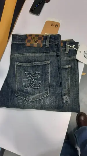 Photo - Lovustin Jeans