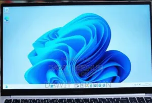 New Laptop Samsung 8GB Intel Core i5 SSD 512GB