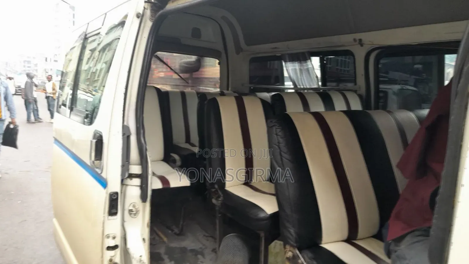 Toyota HiAce 2017 White