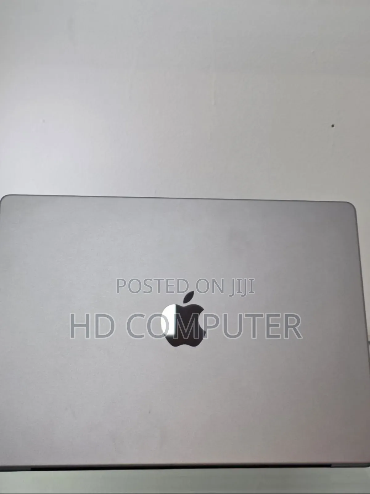 New Laptop Apple MacBook Pro 2023 M3 14-Inch 8GB Apple M3 Pro SSD 512GB