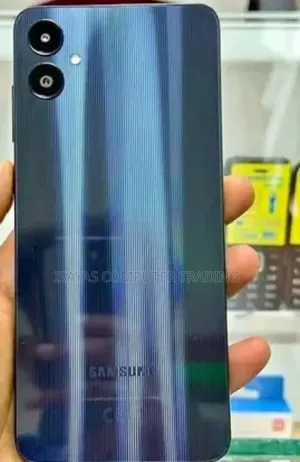 Photo - New Samsung Galaxy A05 64 GB Black