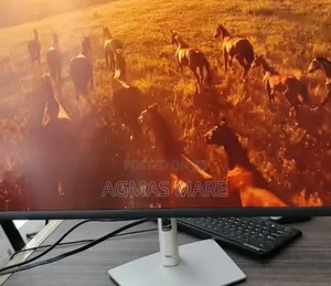 Photo - Dell 32’ Uhd (3840×2160) Frameless