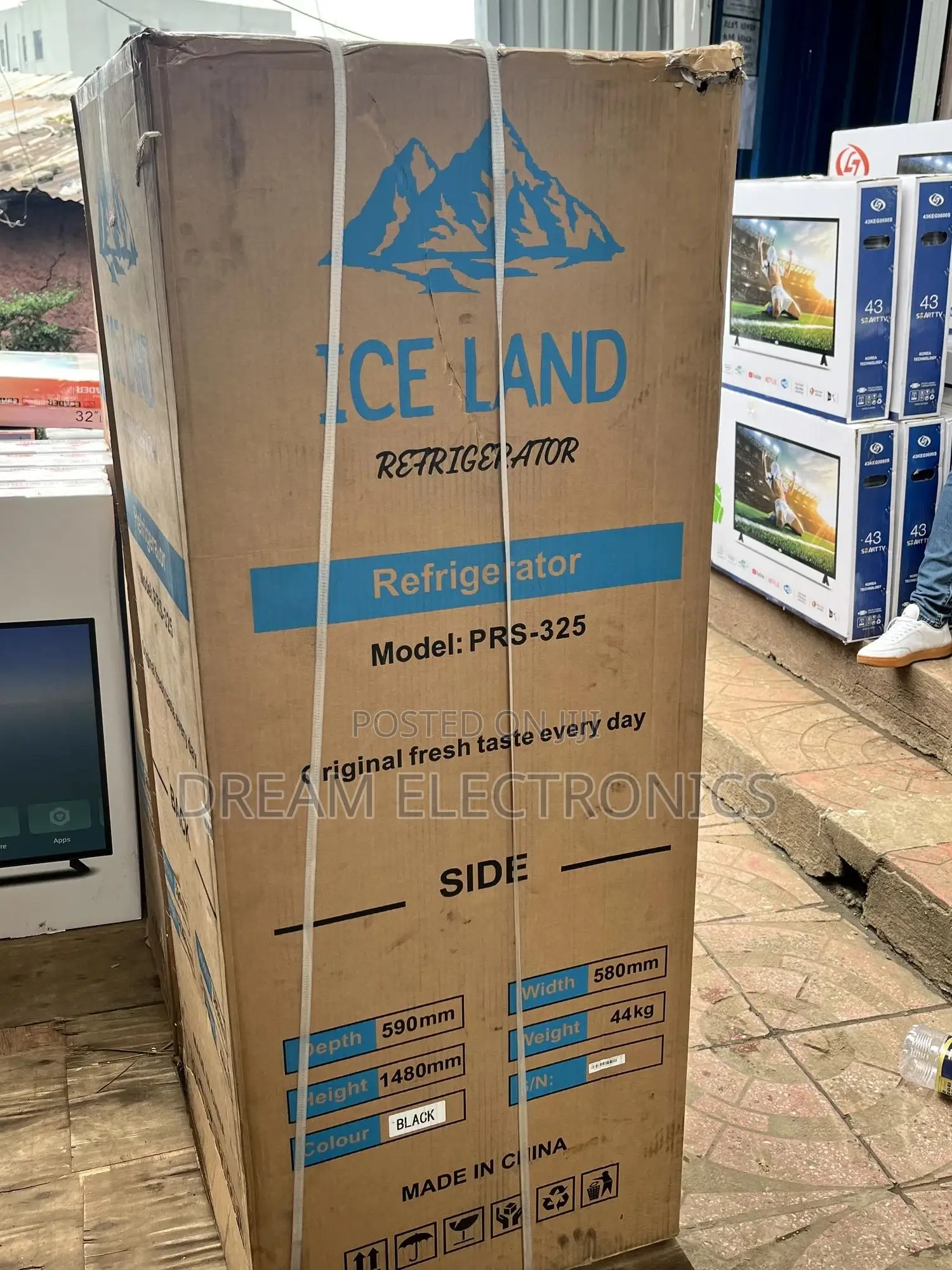 Icleand Refrigerator and Top Freezer