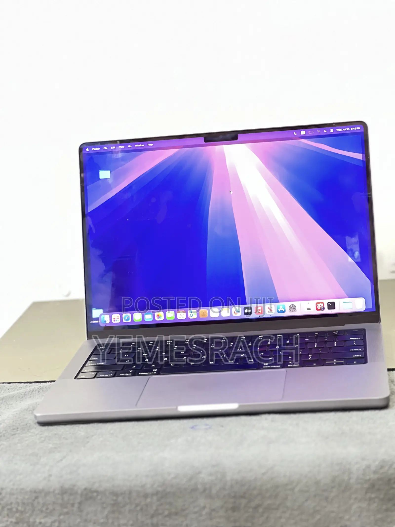 Laptop Apple MacBook Pro 2021 M1 16GB Apple M1 Pro SSD 512GB