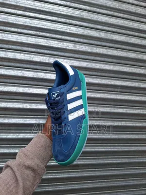 Photo - Flat Adidas Jeans Sneaker Made in Vietnam 
 Size -- 40--43