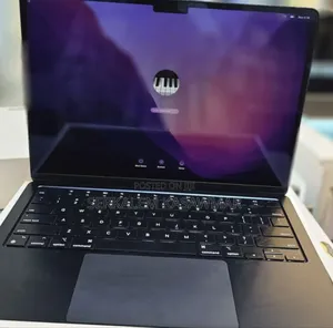 New Laptop Apple MacBook Air 2022 M2 8GB Apple M2 SSD 256GB