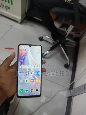 Photo - RED Hydrogen One 128 GB White