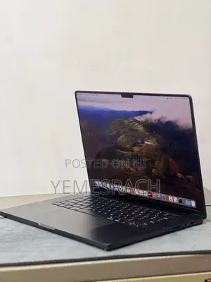 New Laptop Apple MacBook Pro 18GB Apple M3 Pro SSD 512GB