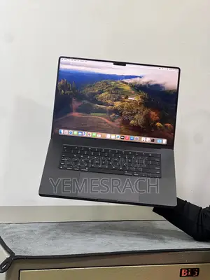 New Laptop Apple MacBook Pro 18GB Apple M3 Pro SSD 512GB