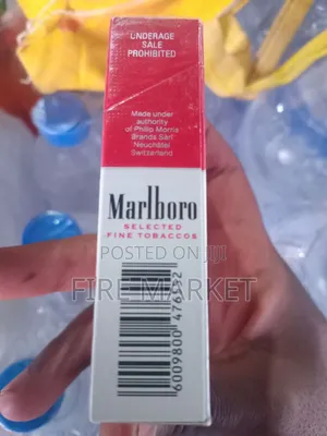 Photo - Marlboro Red Cigarette 200's