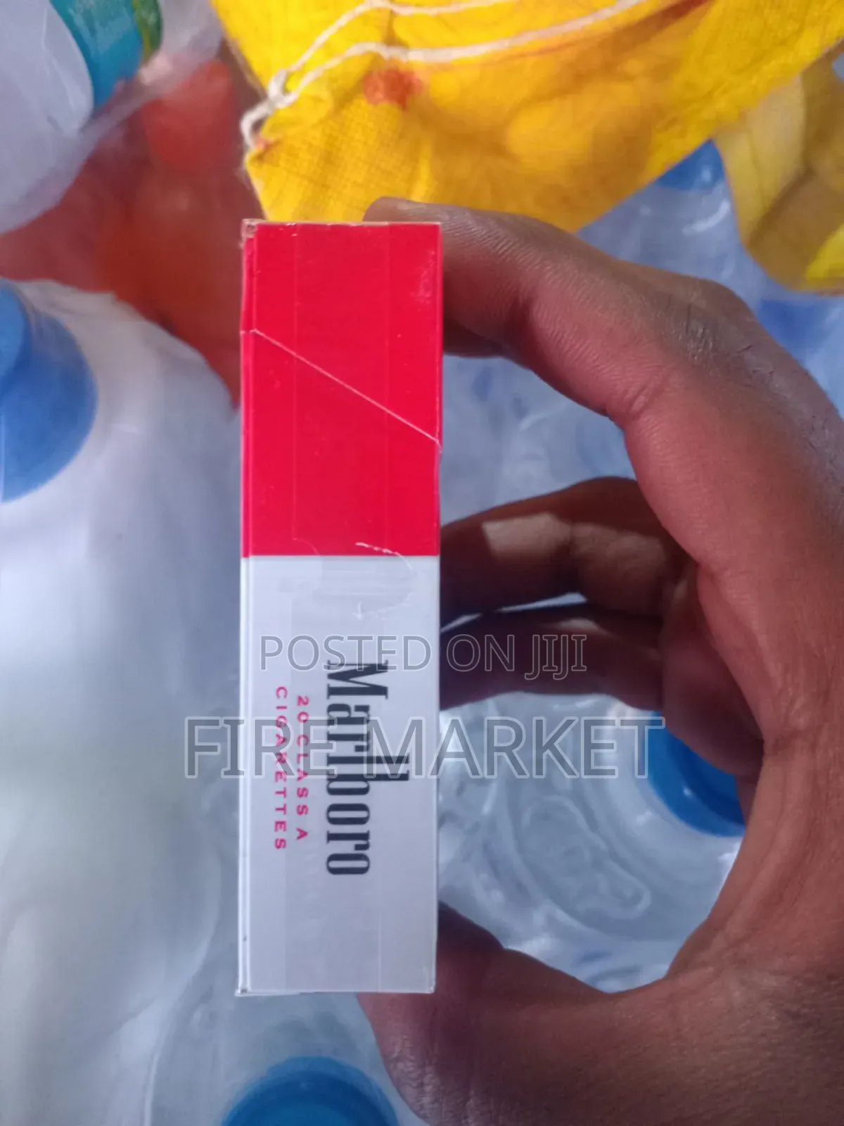 Red Marlboro Cigarette ማልቦሮ ሲጋራ በቀዬ