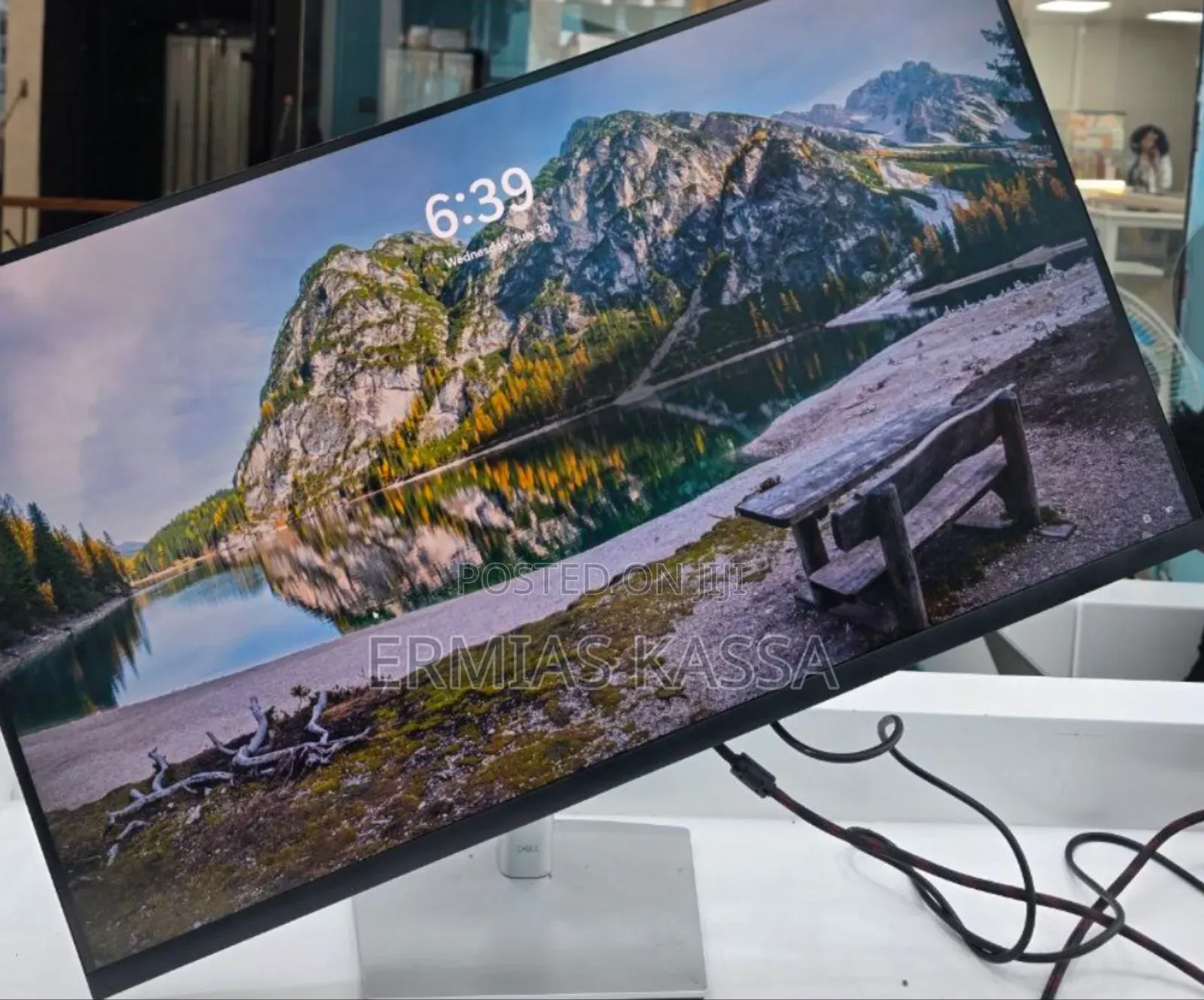 Dell P3223qe – 31.5′′ Monitor Display: 31.5′′ Uhd