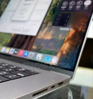 Photo - New Laptop Apple MacBook Pro 2021 M1 32GB Apple M1 Pro SSD 1T