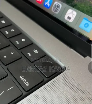 New Laptop Apple MacBook Pro 2021 M1 32GB Apple M1 Pro SSD 1T