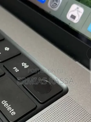 New Laptop Apple MacBook Pro 2021 M1 32GB Apple M1 Pro SSD 1T