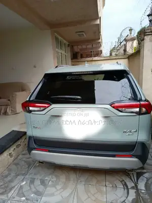 Toyota RAV4 2022 Blue