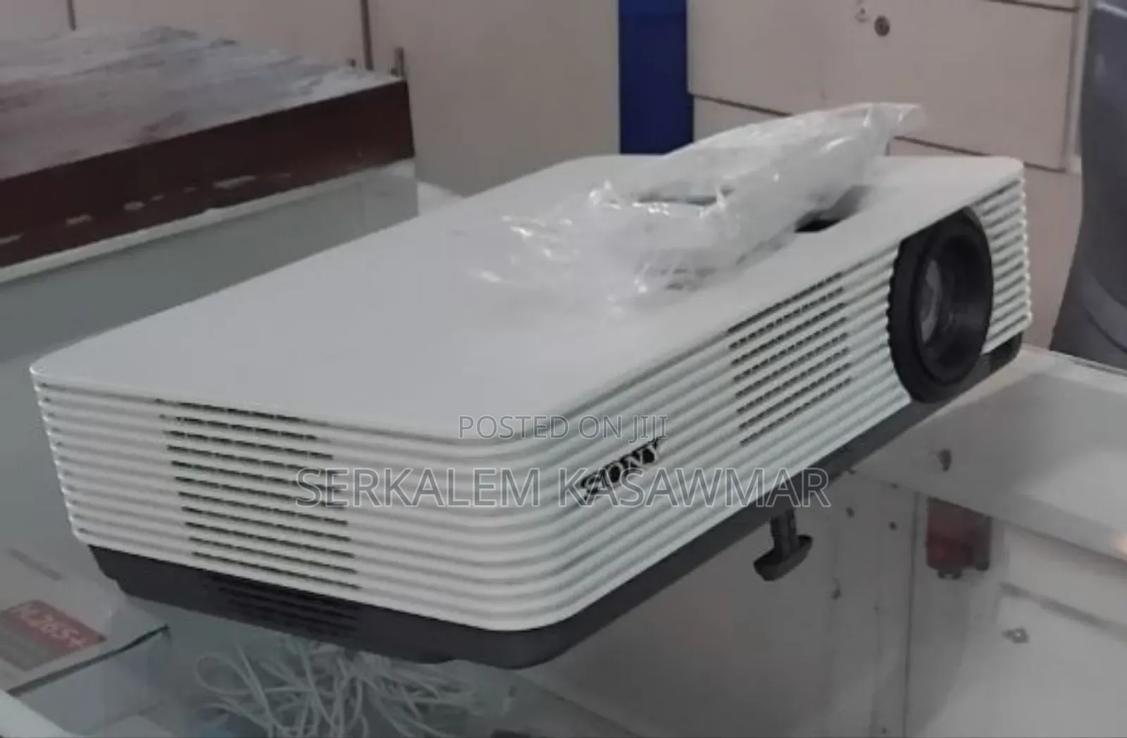 Sony Projector Model Name VPL-Dx220 Hard