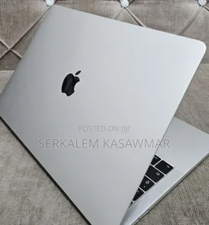 New Laptop Apple MacBook Pro 2017 16GB Intel Core I7 SSD 512GB