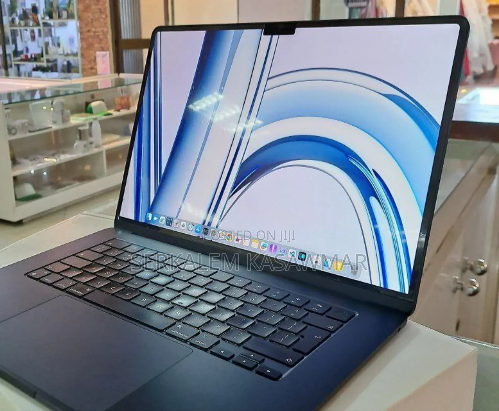 New Laptop Apple MacBook Air 2023 M2 8GB Apple M2 SSD 512GB