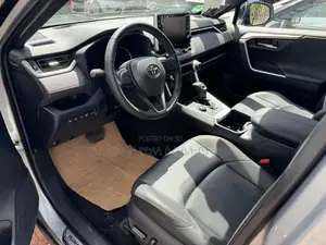 New Toyota RAV4 Hybrid 2024 Silver