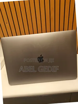 Photo - New Laptop Apple MacBook Pro 2019 16GB Intel Core I9 SSD 512GB