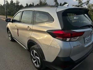 Toyota Rush 2021 Silver