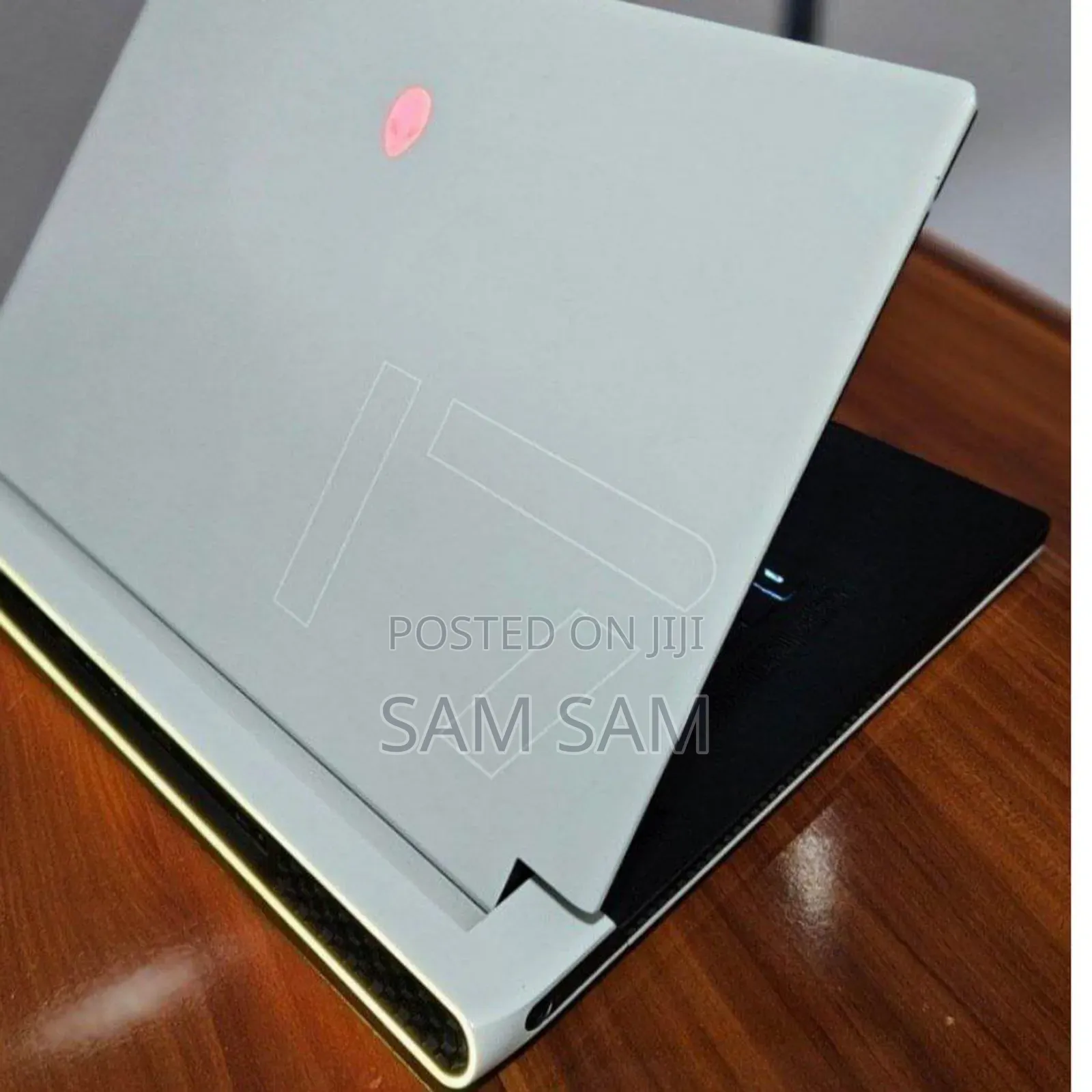 New Laptop Alienware M17x R2 16GB Intel Core I7 SSD 512GB