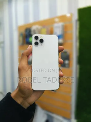 Photo - Apple iPhone 11 Pro 512 GB White