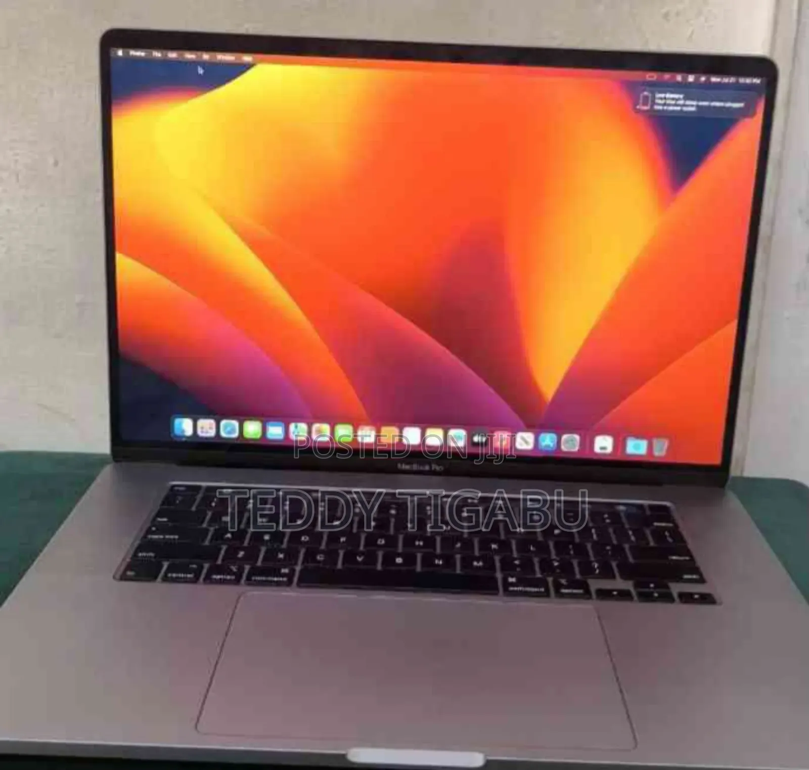 New Laptop Apple MacBook Pro 16GB Intel Core I9 SSD 512GB