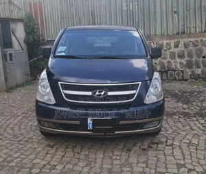 Hyundai H1 2010 Blue