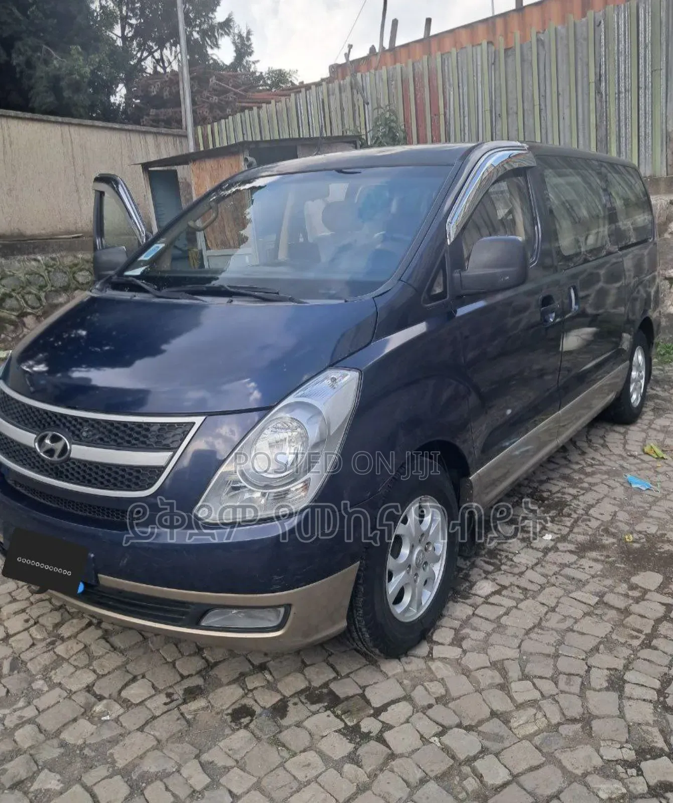 Hyundai H1 2010 Blue