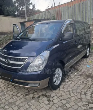 Hyundai H1 2010 Blue