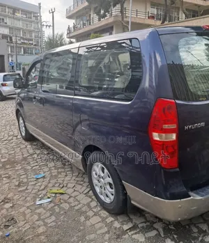 Hyundai H1 2010 Blue