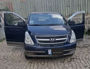 Hyundai H1 2010 Blue