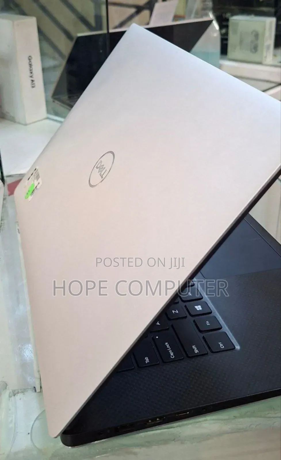 New Laptop Dell Precision 5540 16GB Intel Core I7 SSD 512GB