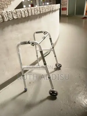 Photo - Foldable Walker南部walker马我walker第三walker Foldable鬨你walker