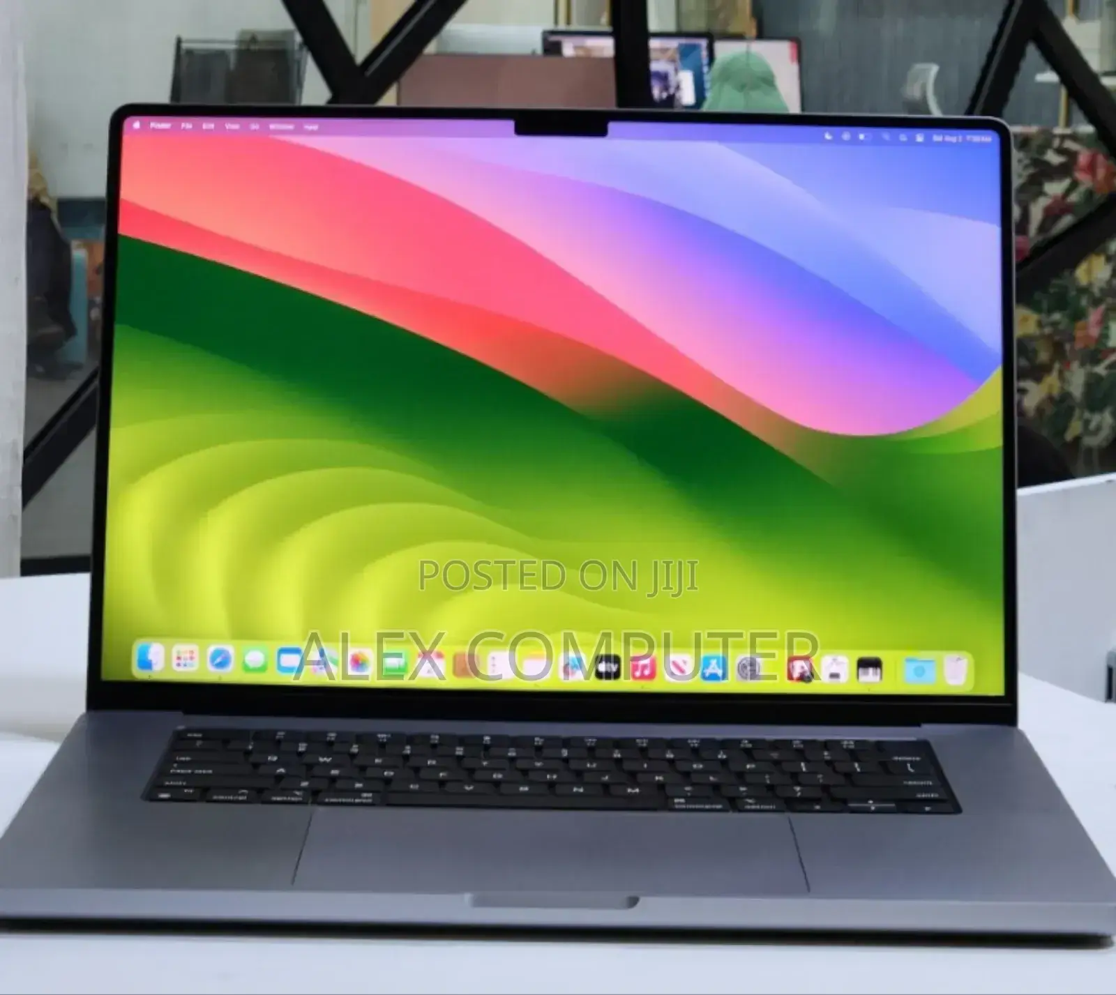 New Laptop Apple MacBook Pro M1 16GB Apple M1 Pro SSD 1T