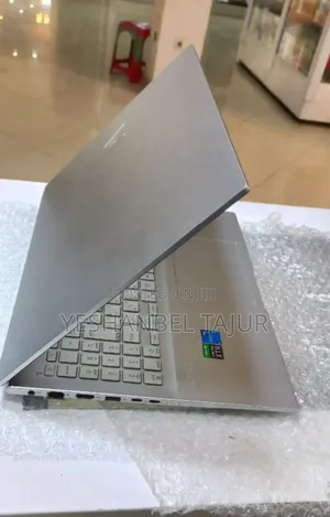 New Laptop Asus Vivobook 16 16GB Intel Core I5 SSD 512GB