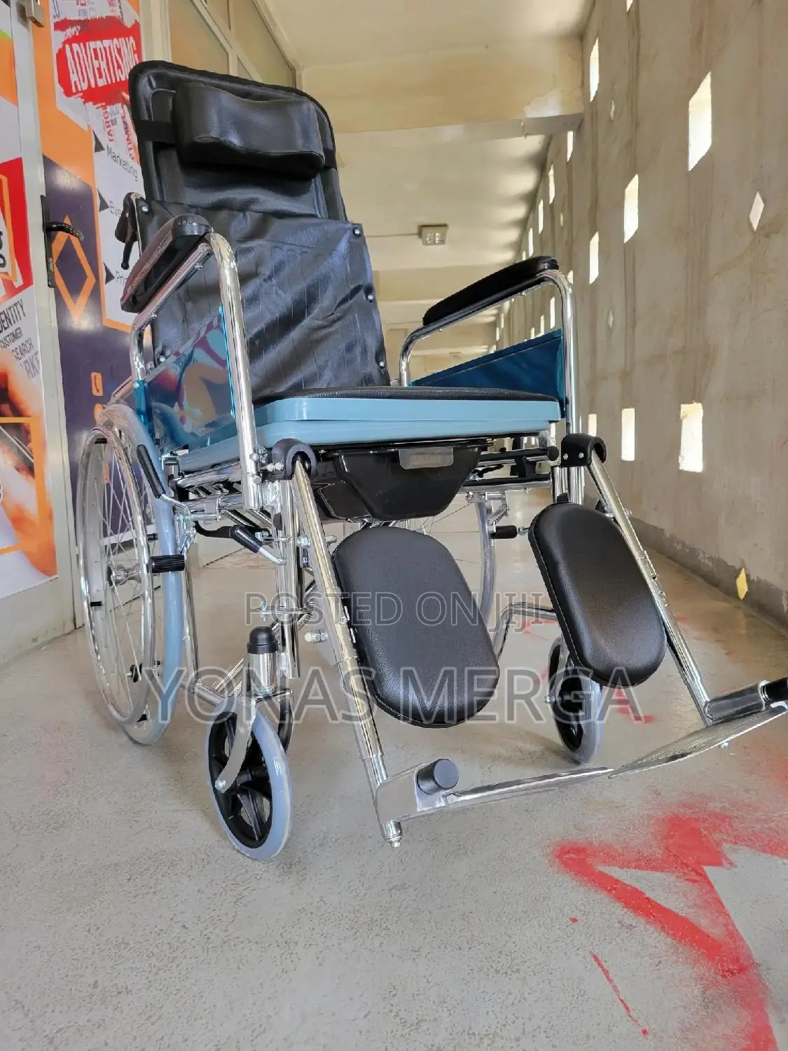 Toileting Wheelchair車宙wheelchair= Wheelchairررwheelchair