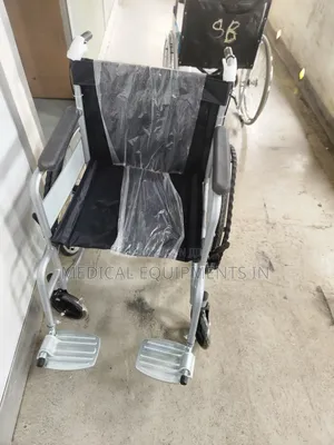 Photo - Wheelchair腔內wheelchair朱紅wheelchair三人wheelchair