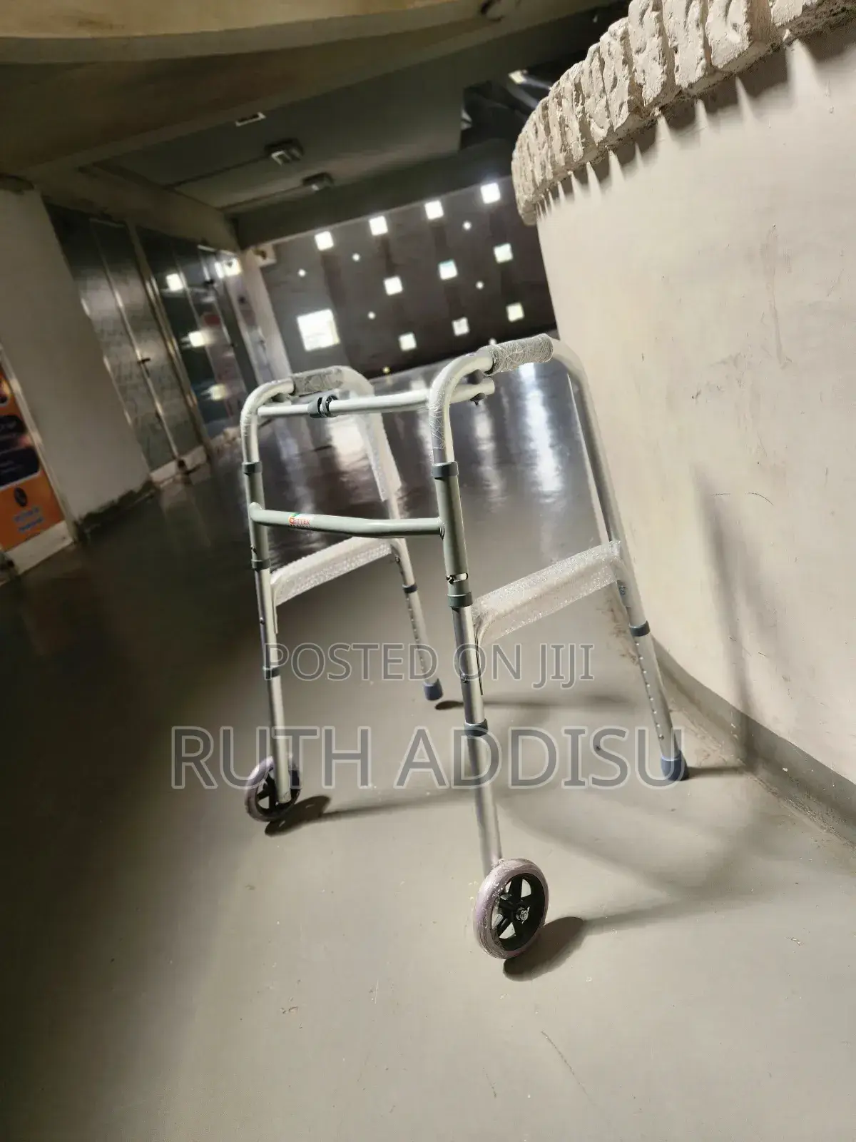 Foldable Stainless Walker電力walker劃一medical Walker慄和walker