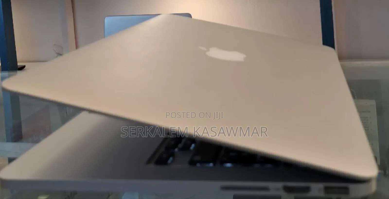 New Laptop Apple MacBook Pro 2015 8GB Intel Core I5 SSD 256GB