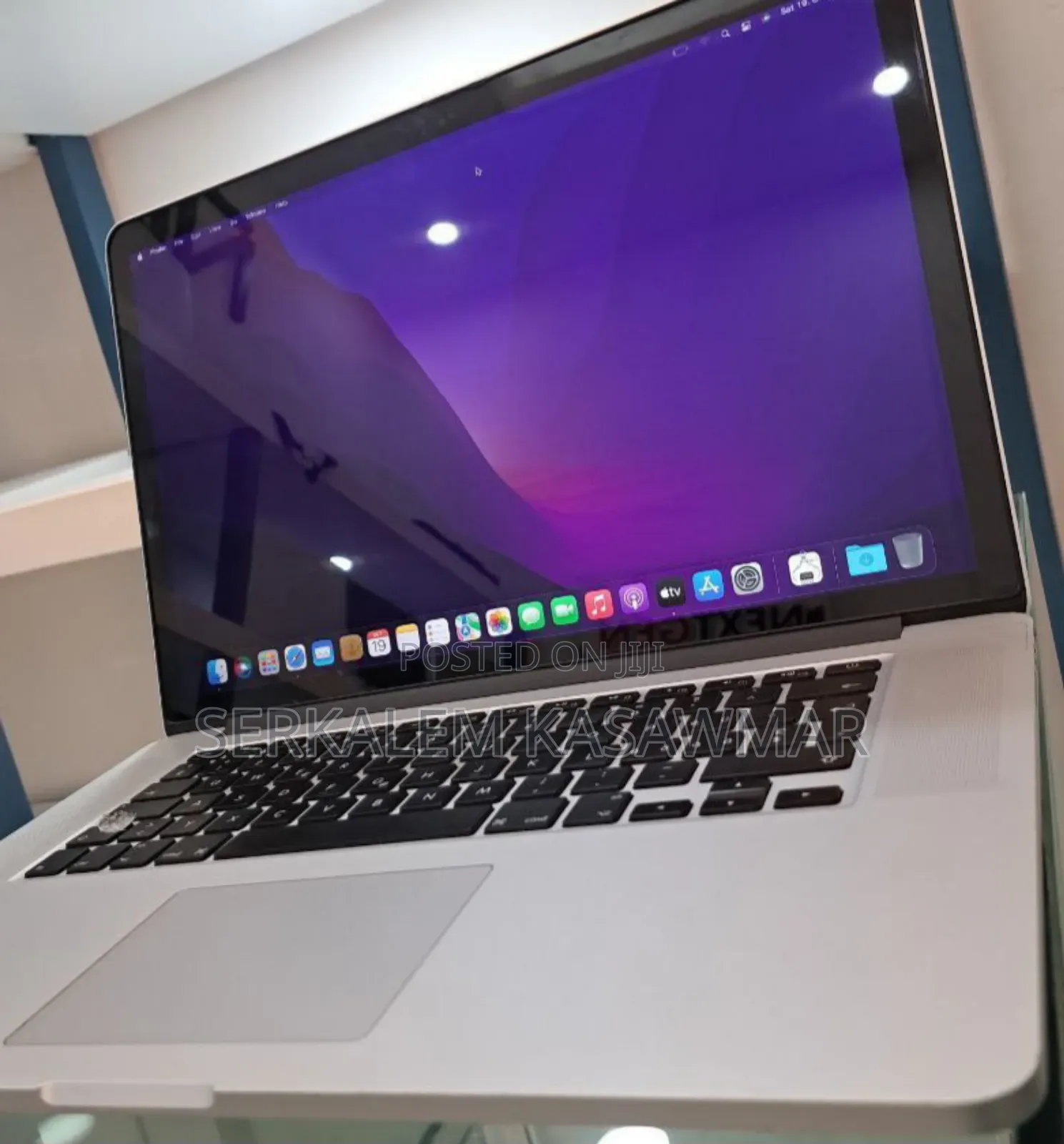 New Laptop Apple MacBook Pro 16GB Intel Core I7 SSD 256GB