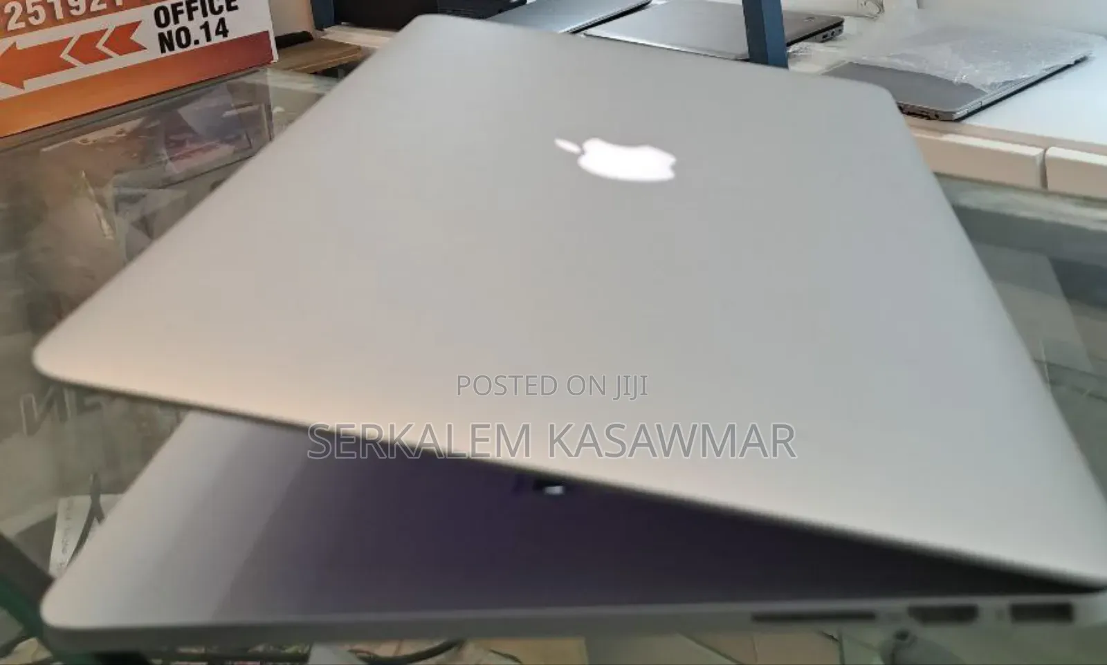 New Laptop Apple MacBook Pro 16GB Intel Core I7 SSD 256GB