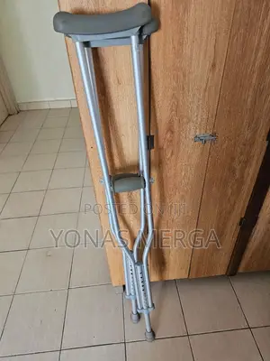 Photo - Arm Crutches Pair繫留axillary Crutches/ Weight From the Legs