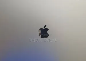 New Apple MacBook Air 2024 M3 13-Inch 16GB Apple M3 Pro SSD 512GB