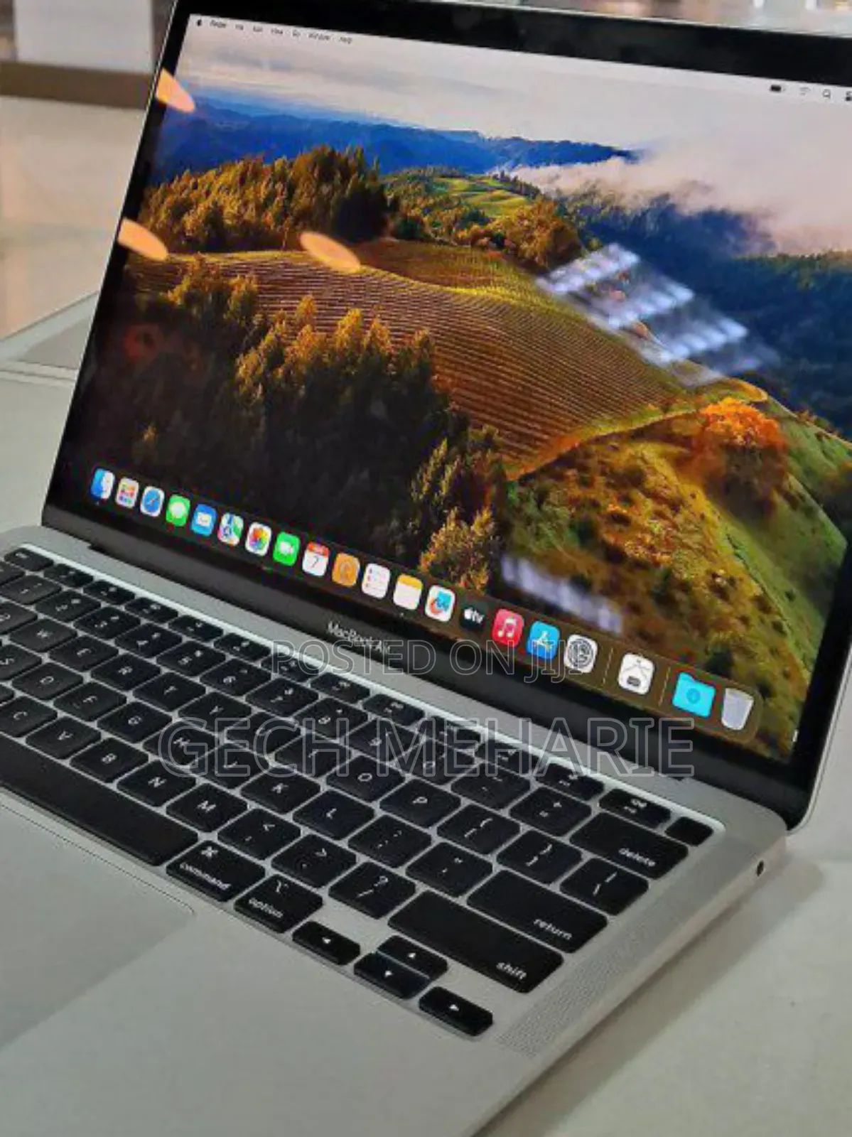 New Laptop Apple MacBook Air 2020 M1 8GB Apple M1 SSD 256GB