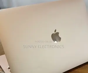 New Laptop Apple MacBook Air 8GB Apple M1 SSD 256GB