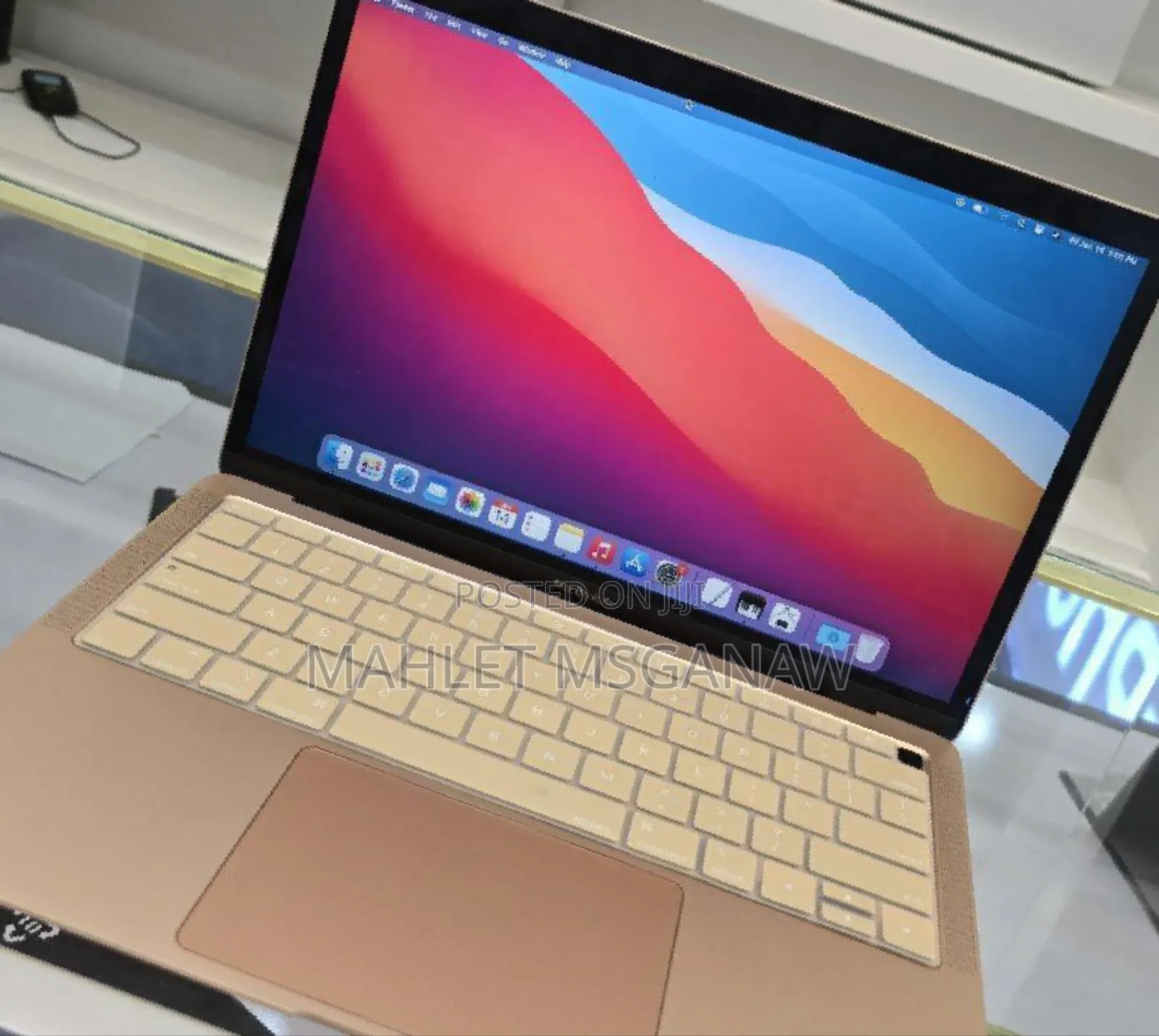 New Laptop Apple MacBook Pro M1 8GB Apple M1 SSD 256GB