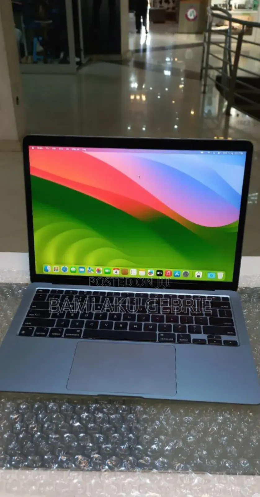 New Laptop Apple MacBook Air 2020 M1 8GB Apple M1 SSD 256GB